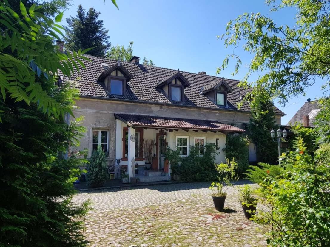 Ehemalige Bibliothek Apartment Fuer 2 Mit Kueche Kamin Netflix Parken Und Hofladen Steinhofel 外观 照片