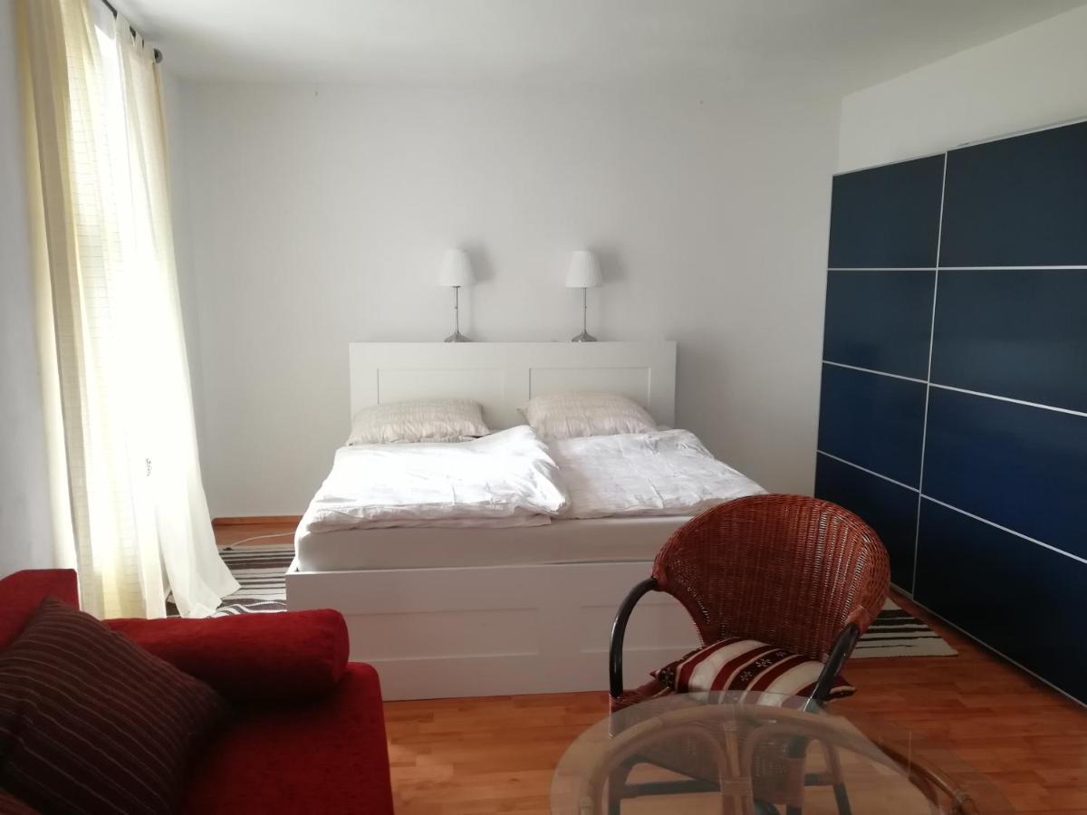 Ehemalige Bibliothek Apartment Fuer 2 Mit Kueche Kamin Netflix Parken Und Hofladen Steinhofel 外观 照片