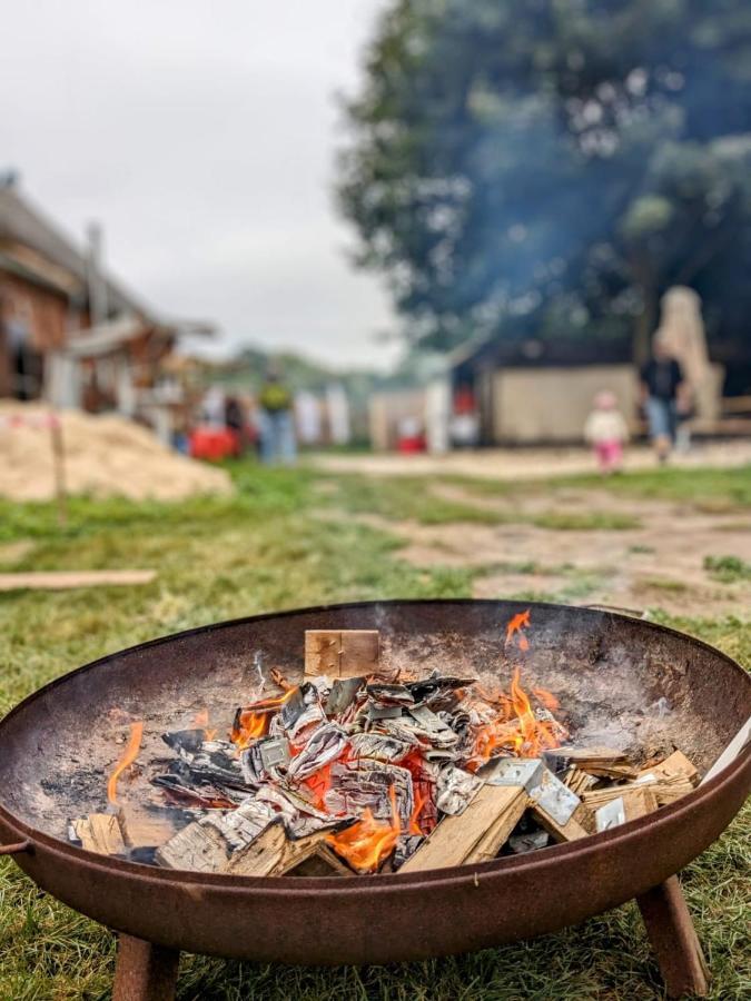 Ehemalige Bibliothek Apartment Fuer 2 Mit Kueche Kamin Netflix Parken Und Hofladen Steinhofel 外观 照片