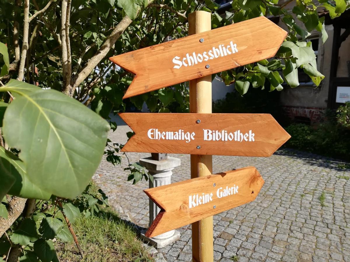 Ehemalige Bibliothek Apartment Fuer 2 Mit Kueche Kamin Netflix Parken Und Hofladen Steinhofel 外观 照片