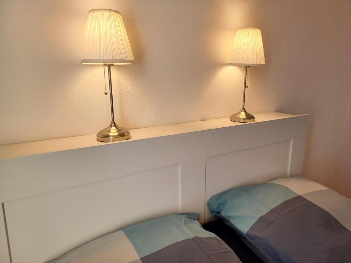 Ehemalige Bibliothek Apartment Fuer 2 Mit Kueche Kamin Netflix Parken Und Hofladen Steinhofel 外观 照片