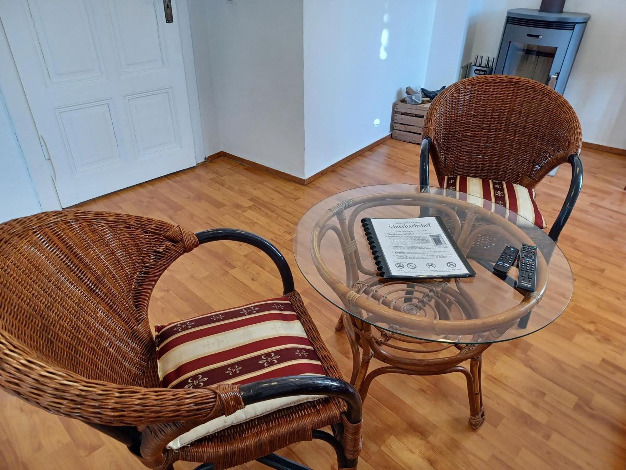 Ehemalige Bibliothek Apartment Fuer 2 Mit Kueche Kamin Netflix Parken Und Hofladen Steinhofel 外观 照片