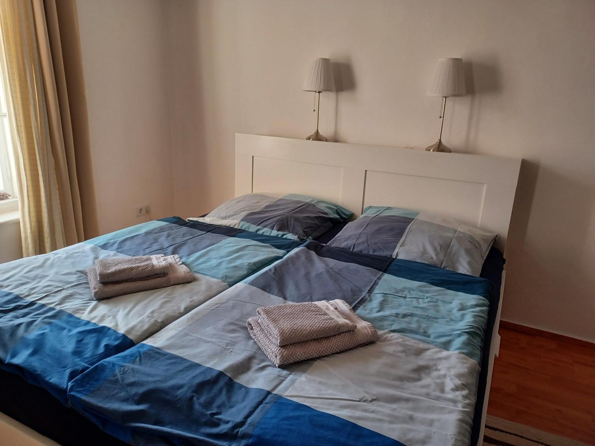 Ehemalige Bibliothek Apartment Fuer 2 Mit Kueche Kamin Netflix Parken Und Hofladen Steinhofel 外观 照片
